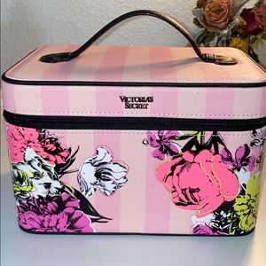 VS Travel Case